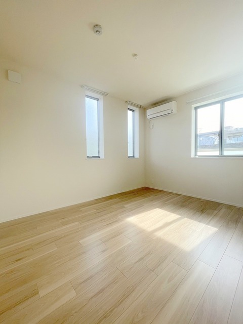 その他部屋・スペース　★明るいフローリングの角部屋です★
