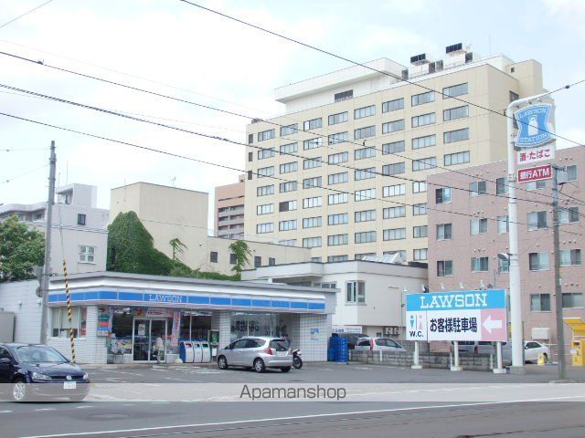 コンビニ　ローソン（コンビニ）まで266m