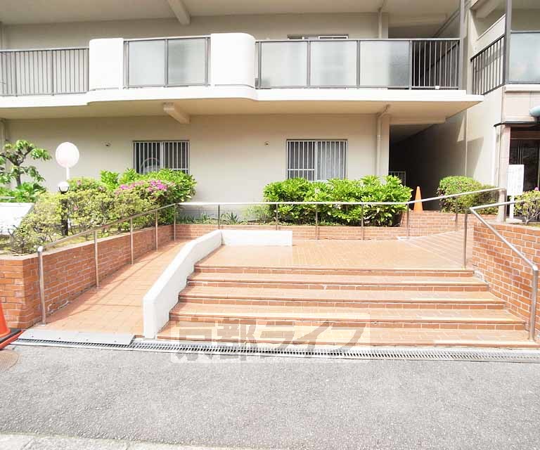 梅小路スカイハイツA棟の外観写真