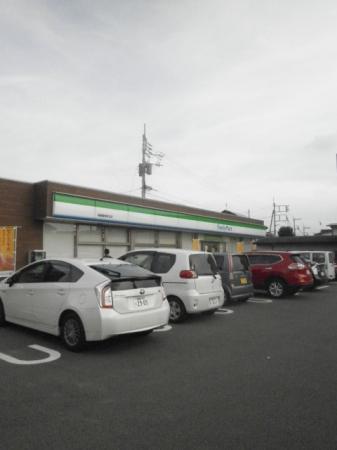 コンビニ　ファミリーマート（コンビニ）まで350m