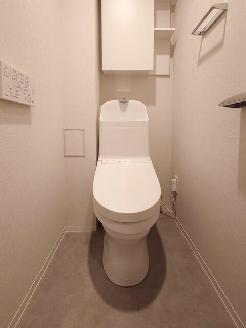 トイレ　※写真は同タイプ住戸です。