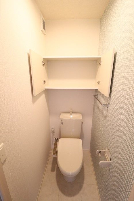 トイレ　同建物別室の写真です。