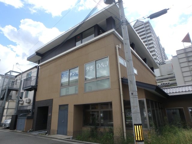 西宮北口ビルくすの木の外観写真