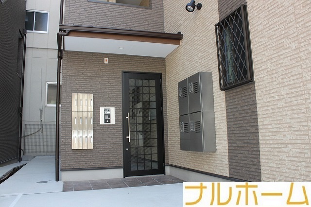 地下鉄千日前線 南巽駅 徒歩5分 3階建 築9年の外観写真