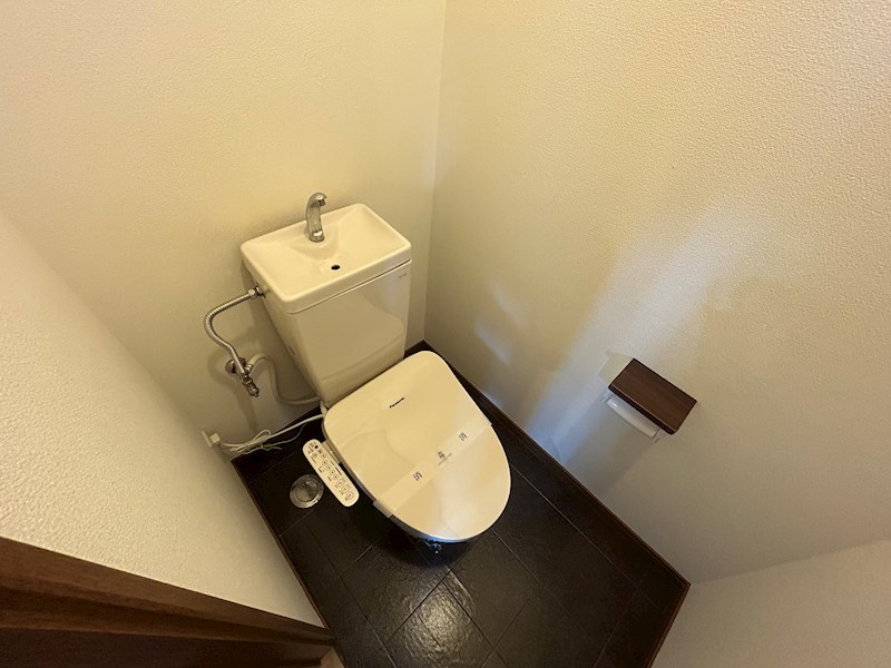 トイレ　別タイプのお部屋の為、イメージになります。