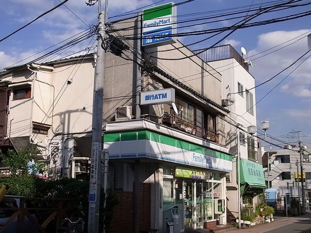 コンビニ　ファミリーマート（コンビニ）まで350m