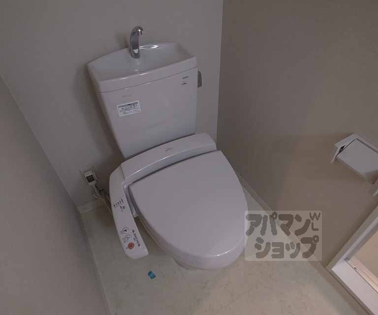 トイレ　ウォシュレット機能のついたきれいなトイレです・