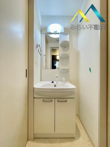 洗面設備　反転タイプ参考写真