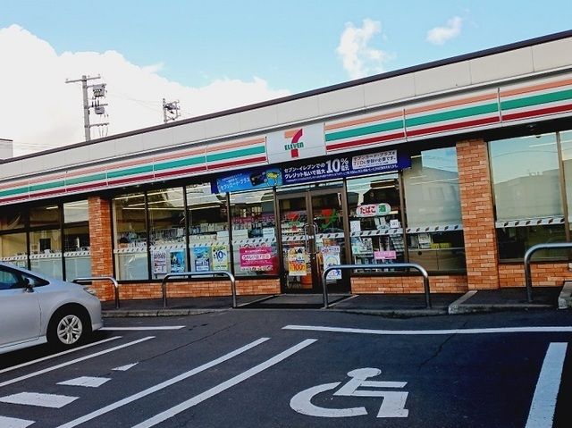 コンビニ　セブンイレブン厚別南５丁目店（コンビニ）まで600m