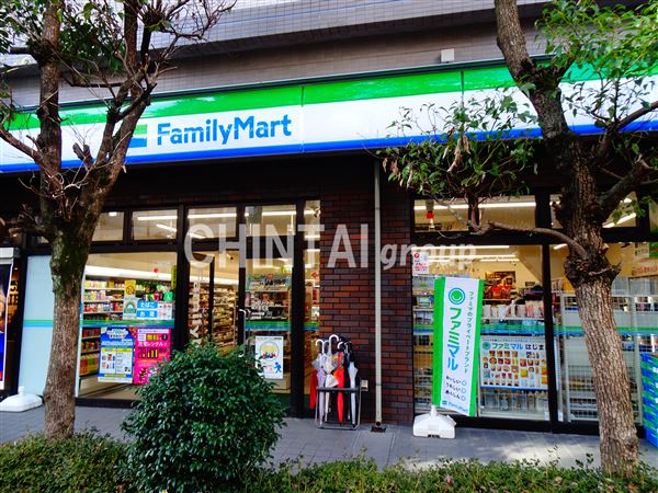 コンビニ　ファミリーマート 明大前北店（コンビニ）まで41m