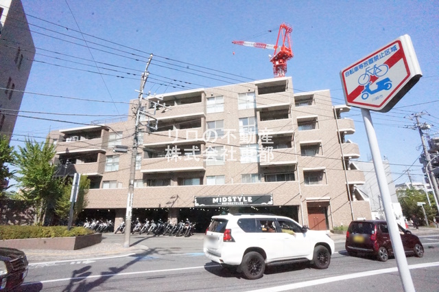 建物外観　登戸駅から徒歩４分のオートロック付きマンション♪