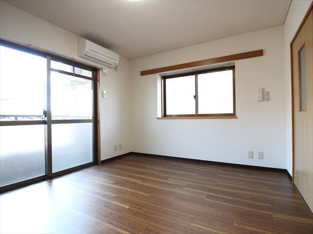 居室・リビング　松山市味酒町　プレアール味酒　リビング