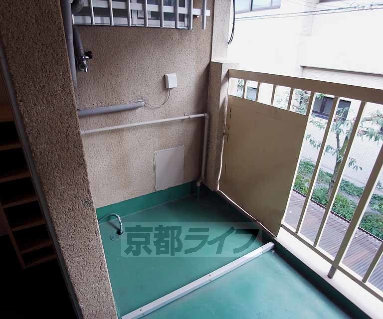 その他部屋・スペース　玄関横の室外洗濯機置き場