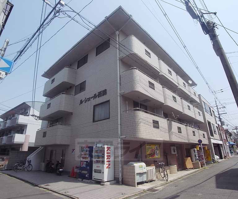 京都市右京区西院三蔵町のマンションの建物外観