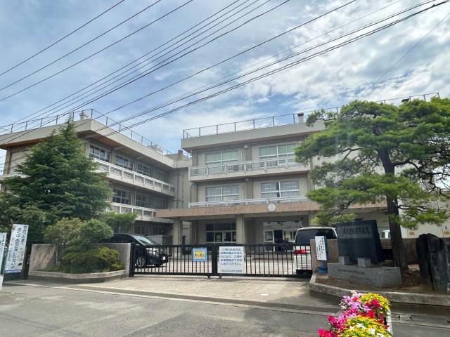 【郡山市静町のアパートの小学校】