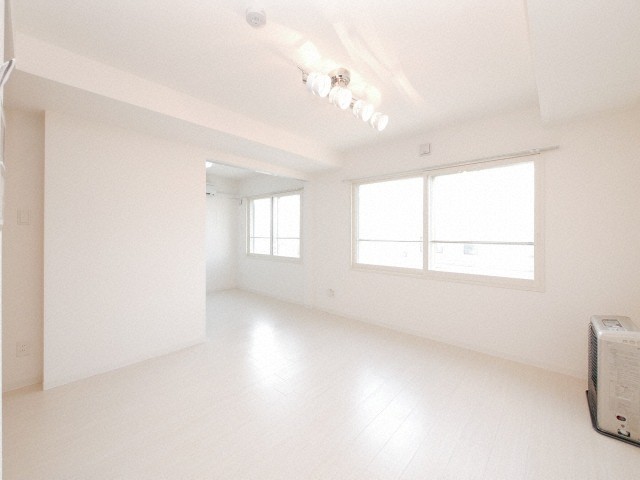 眺望　白を基調とした落ち着く配色でどんな家具にも対応できます♪