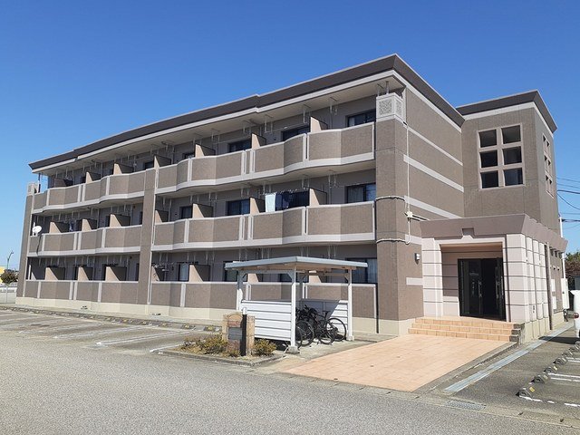 砺波市太郎丸のマンションの建物外観