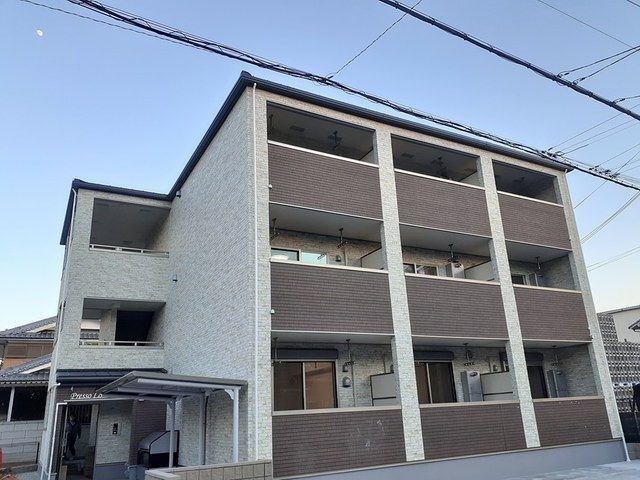 京都市伏見区横大路天王後のアパートの建物外観