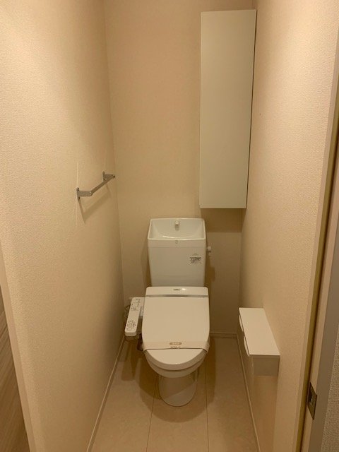 トイレ　温水洗浄便座付トイレ