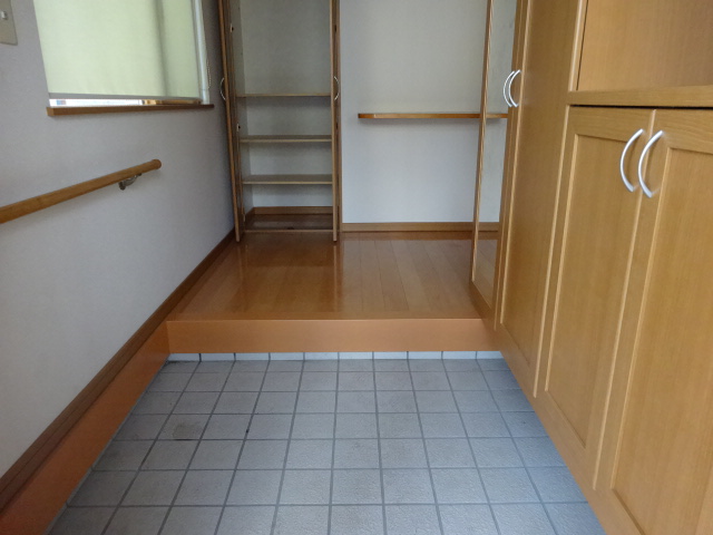 中村貸家の玄関写真