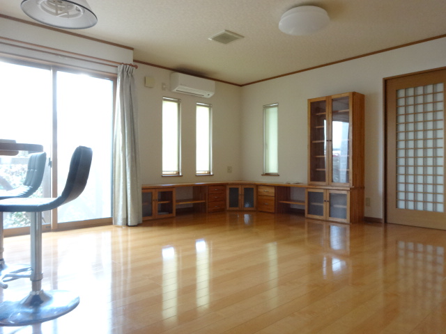 中村貸家の居間写真