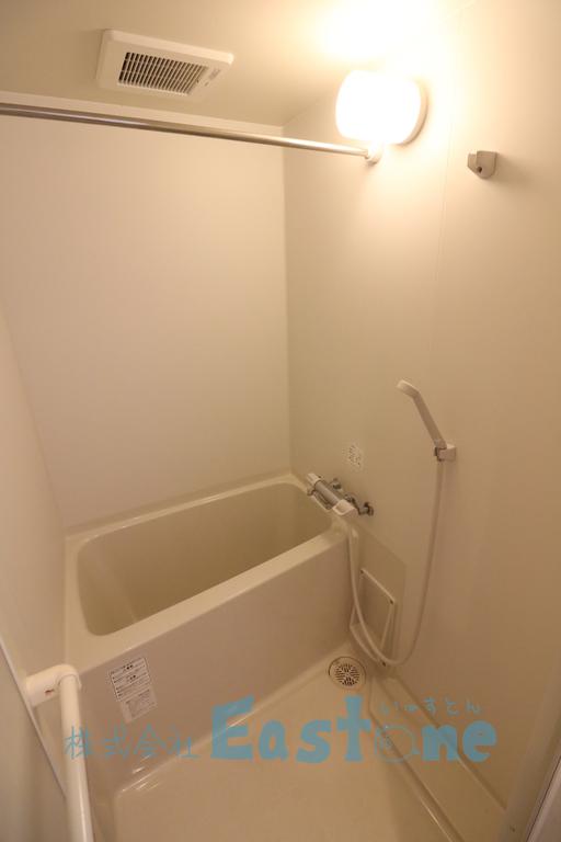 バス・シャワールーム　混合水栓で快適バスタイム