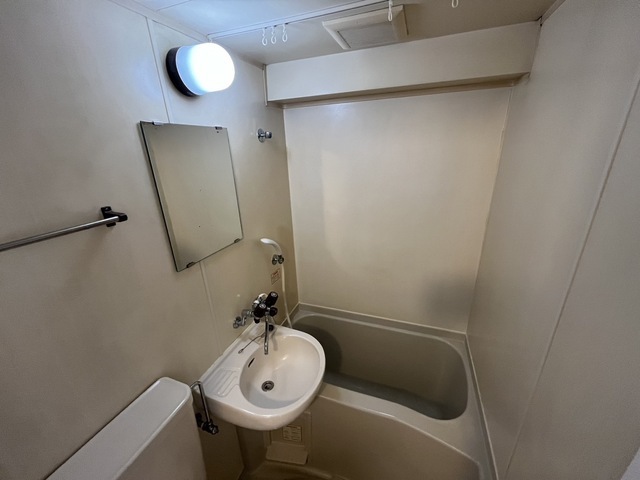 バス・シャワールーム　他号室の写真です