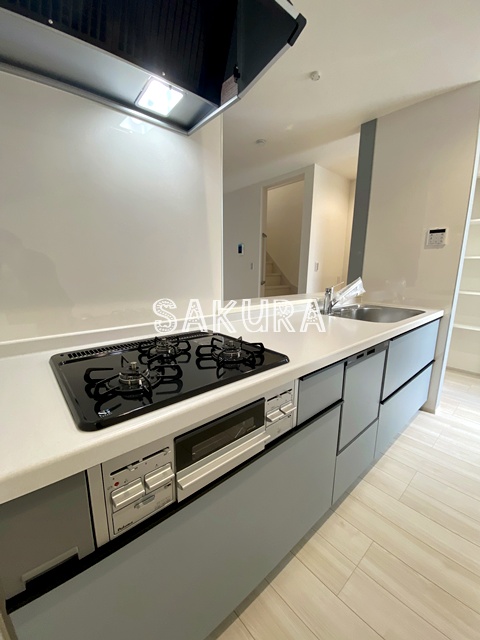 キッチン　自炊をされる方に嬉しい3口コンロ♪