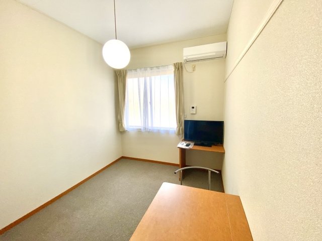 居室・リビング　２Ｆは絨毯です!!