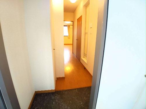 玄関　玄関ドアは防犯サムターン設置