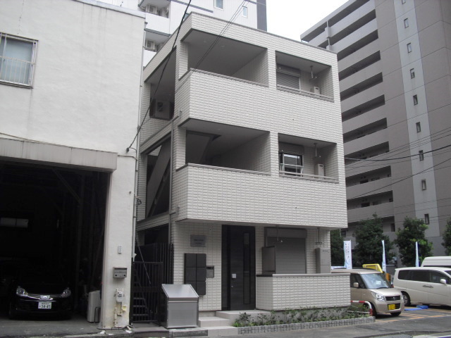 建物外観　気楽な１フロア２住戸　旭化成のオートロック付マンション