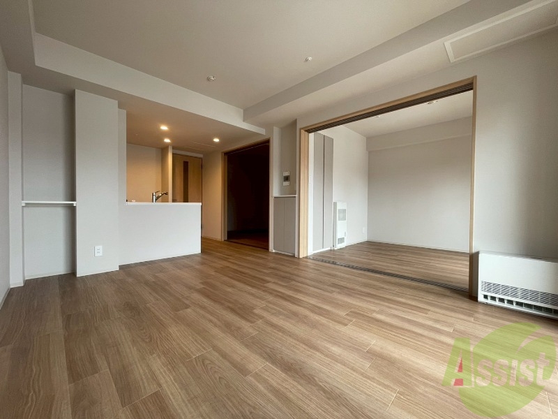 居室・リビング　広々としたリビングですね。使い勝手がよさそうですね！