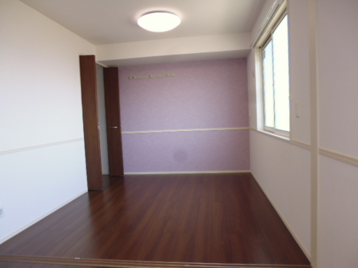 居室・リビング　明るい洋室です