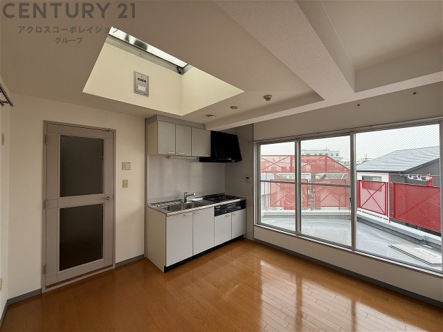 居室・リビング　角部屋住戸で過ごしやすく、おすすめです。