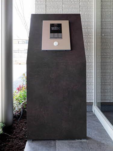 セキュリティ　室内のテレビモニターホンから来客者の確認が可能です。