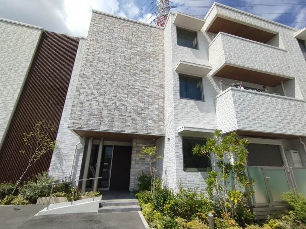 建物外観　シャーメゾンへようこそ♪