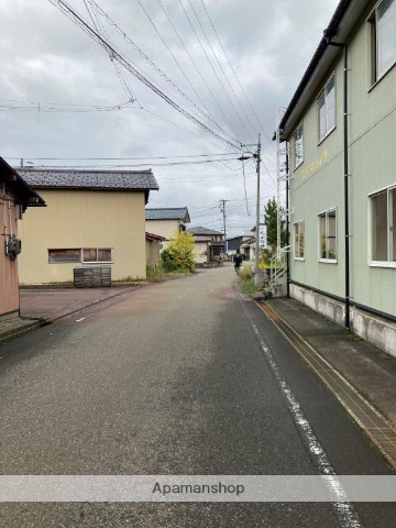 その他　前面道路（その他）まで0m