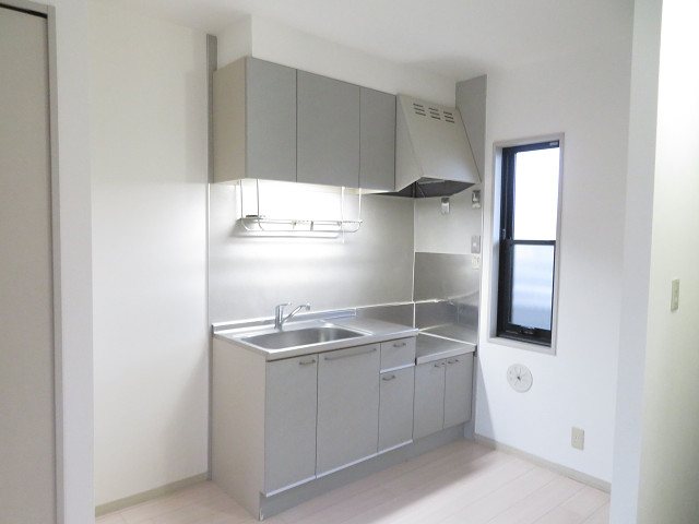 キッチン　※別部屋参考写真