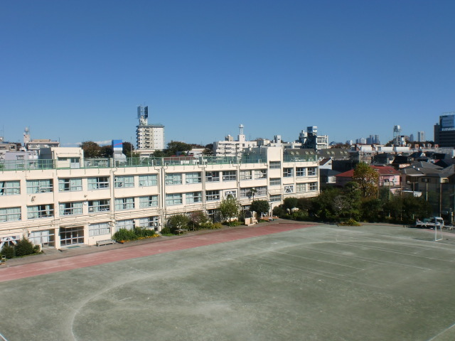 中学校　世田谷区立松沢中学校（中学校）まで1859m