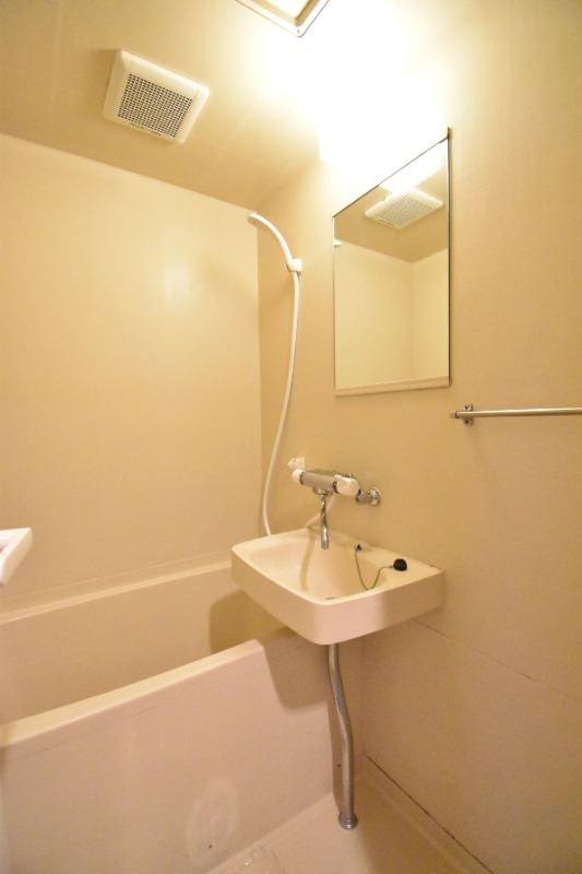 バス・シャワールーム　別号室