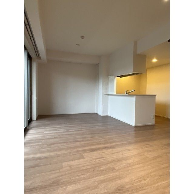 居室・リビング　別号室参考写真となります