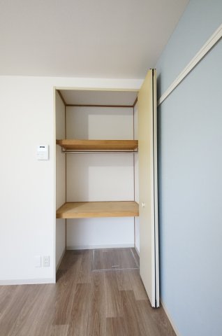 収納　※写真は別の部屋のものです。