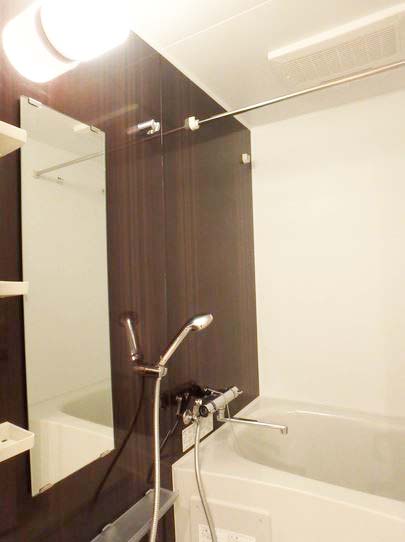 バス・シャワールーム　★浴室乾燥機付きバスルーム★