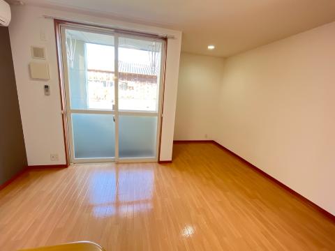 居室・リビング　室内