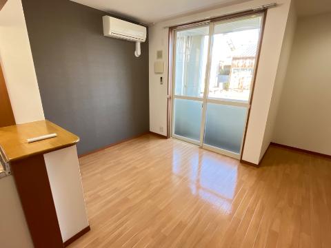 居室・リビング　室内