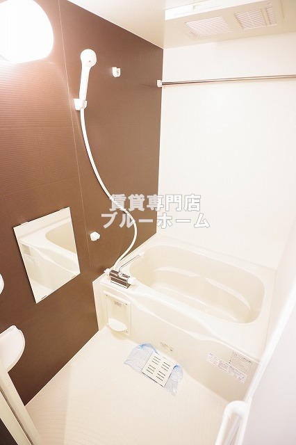 バス・シャワールーム　浴室乾燥機付きのお風呂！