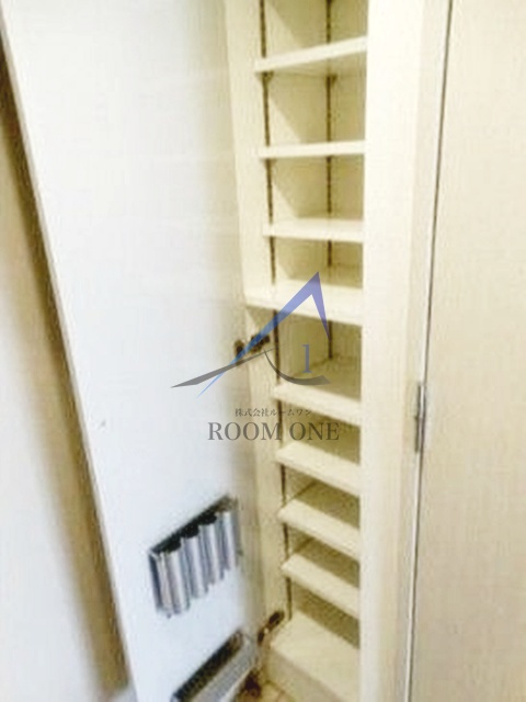 収納　シューズボックスです。