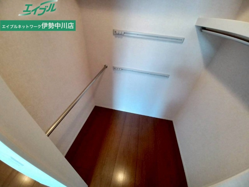 収納　同型参考写真