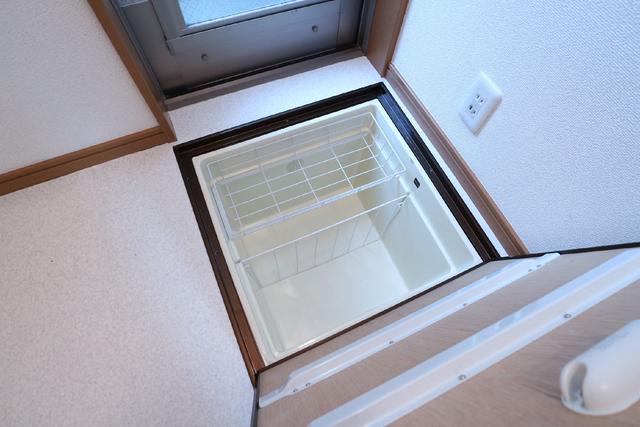 収納　収納　床下収納