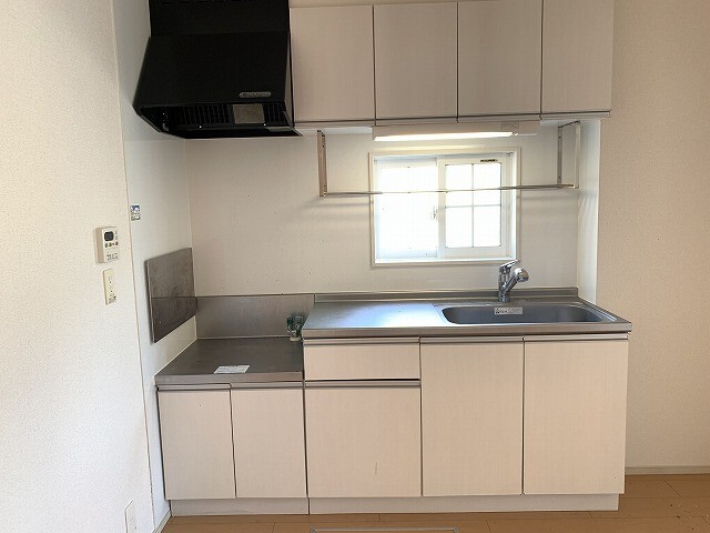 キッチン　※写真は１０１号室のため現況を優先します